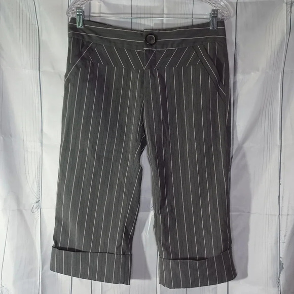 Dolled Up Pants - Dolled Up Gray And Pink Pin Striped 90’s Y2K Office Siren Capri Pants
